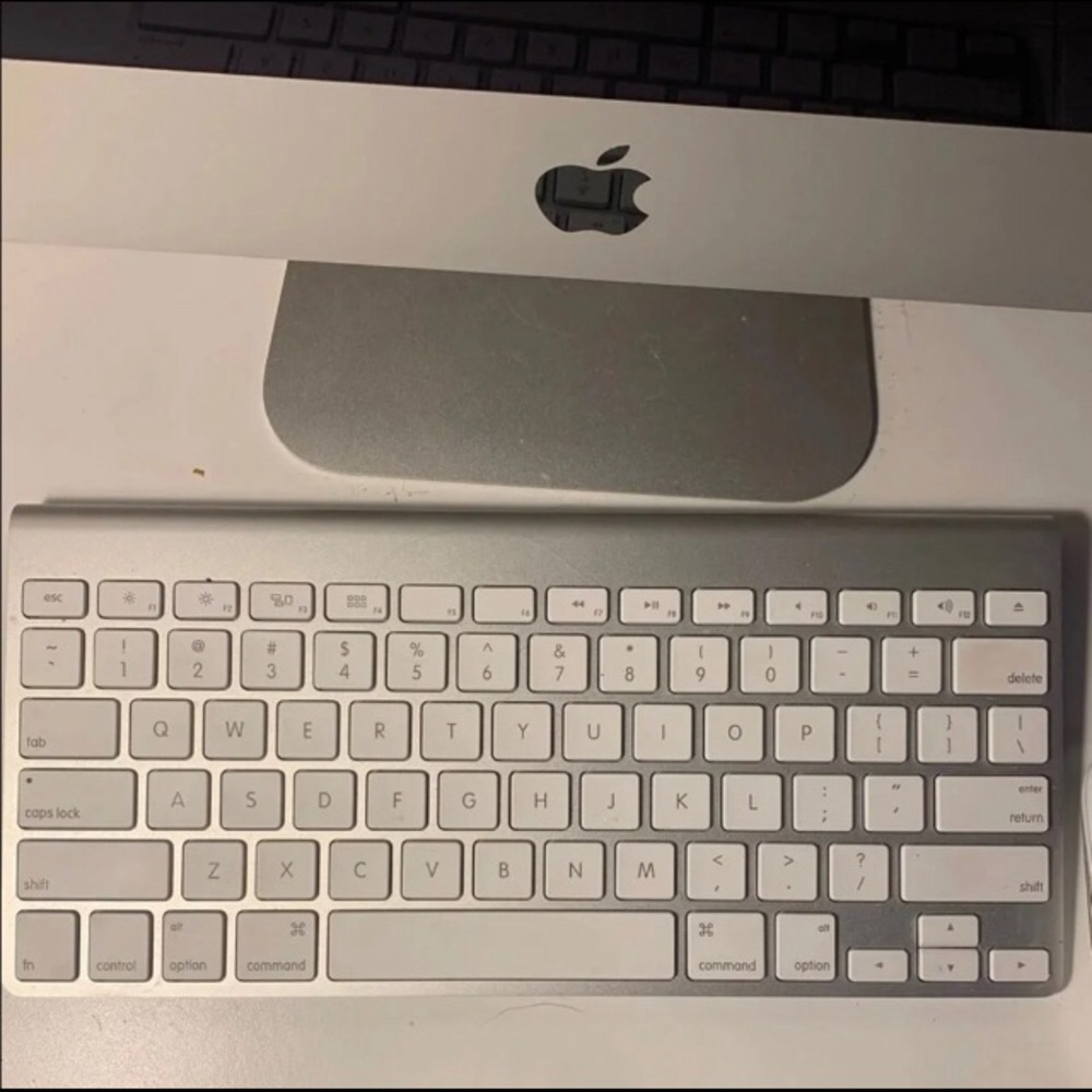 Apple computer nice not new